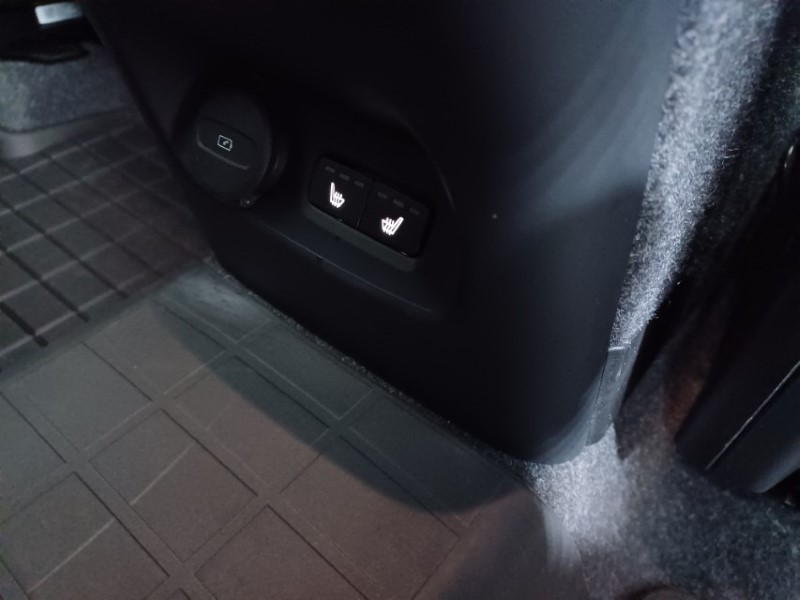 2024 (24) VOLVO XC40 2.0 B3P Plus Dark 5dr Auto 4796132