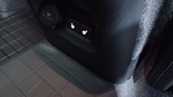 2024 (24) VOLVO XC40 2.0 B3P Plus Dark 5dr Auto 4796132