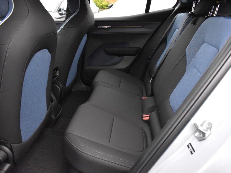 2025 (75) VOLVO EX30 315kW Twin Motor Performance Plus 69kWh 5dr Auto 4889361