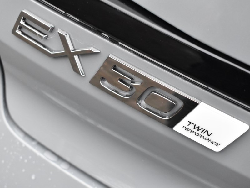 2025 (75) VOLVO EX30 315kW Twin Motor Performance Plus 69kWh 5dr Auto 4889366