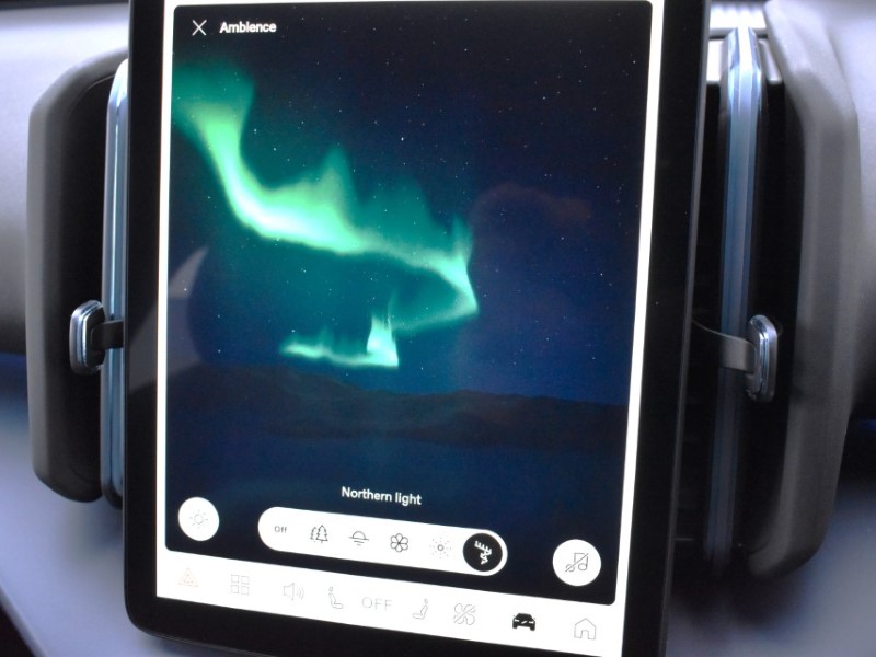 2025 (75) VOLVO EX30 315kW Twin Motor Performance Plus 69kWh 5dr Auto 4889341