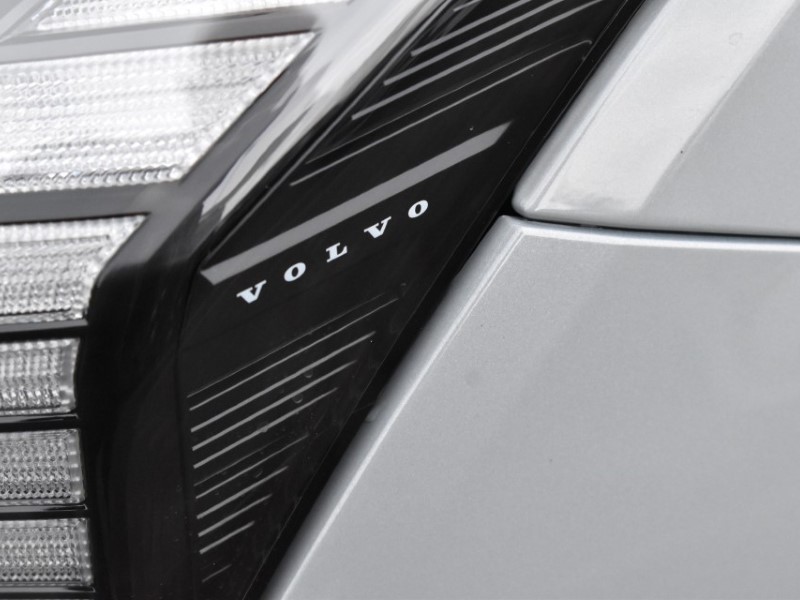 2025 (75) VOLVO EX30 315kW Twin Motor Performance Plus 69kWh 5dr Auto 4889370