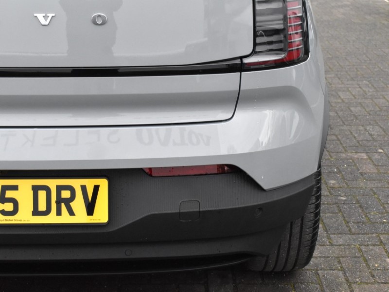 2025 (75) VOLVO EX30 315kW Twin Motor Performance Plus 69kWh 5dr Auto 4889368