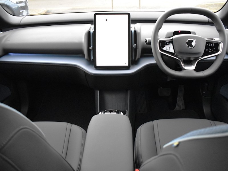 2025 (75) VOLVO EX30 315kW Twin Motor Performance Plus 69kWh 5dr Auto 4889356