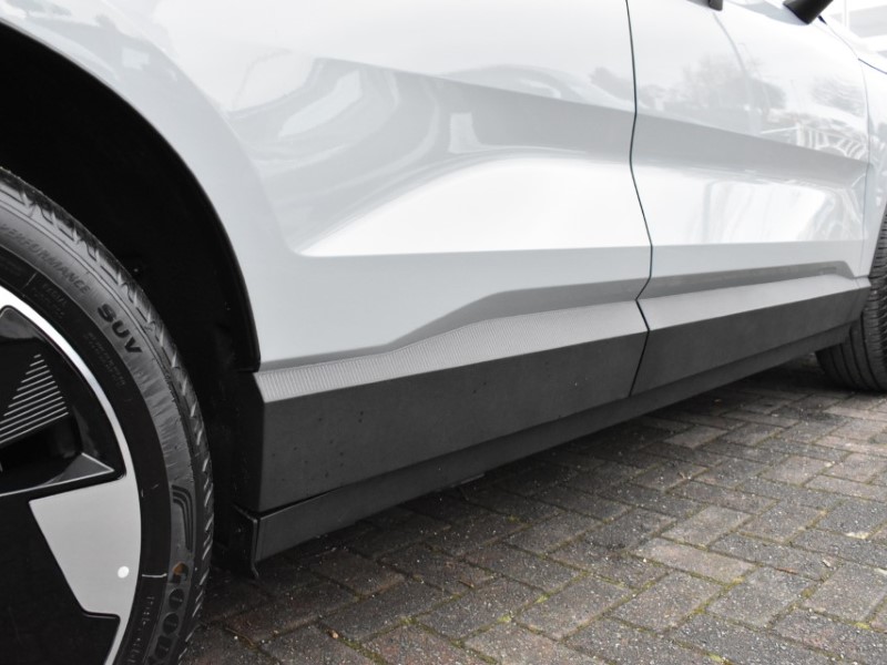 2025 (75) VOLVO EX30 315kW Twin Motor Performance Plus 69kWh 5dr Auto 4889378