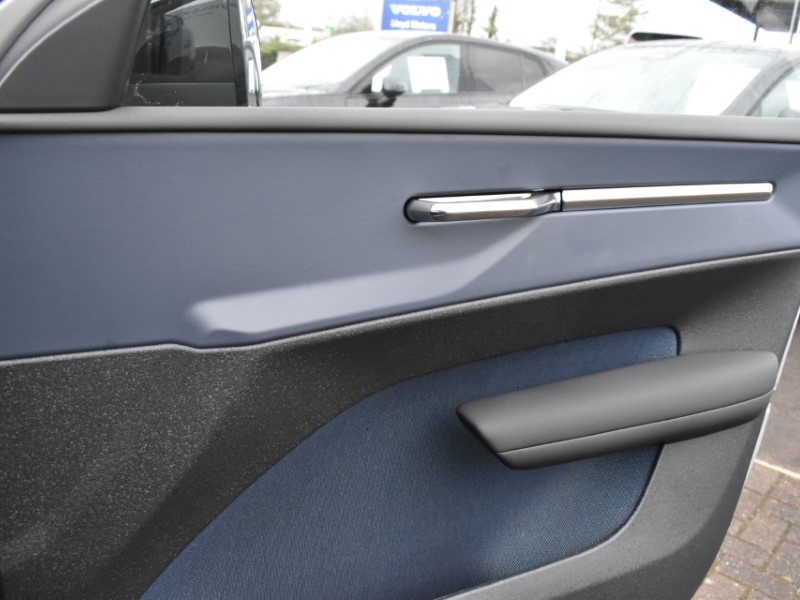 2025 (75) VOLVO EX30 315kW Twin Motor Performance Plus 69kWh 5dr Auto 4889348