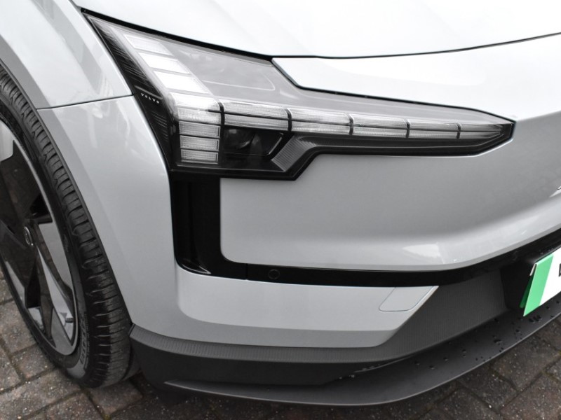 2025 (75) VOLVO EX30 315kW Twin Motor Performance Plus 69kWh 5dr Auto 4889379