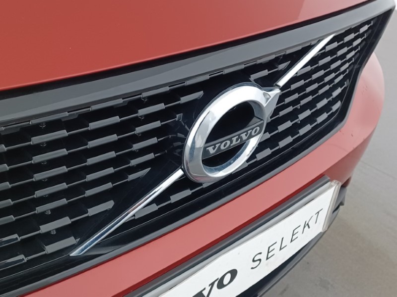 2018 (68) VOLVO XC40 2.0 D4 [190] R DESIGN 5dr AWD Geartronic 4798985