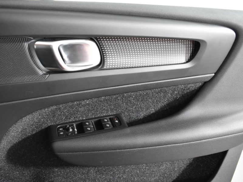 2018 (68) VOLVO XC40 2.0 D4 [190] R DESIGN 5dr AWD Geartronic 4798930