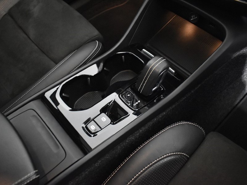 2018 (68) VOLVO XC40 2.0 D4 [190] R DESIGN 5dr AWD Geartronic 4798931