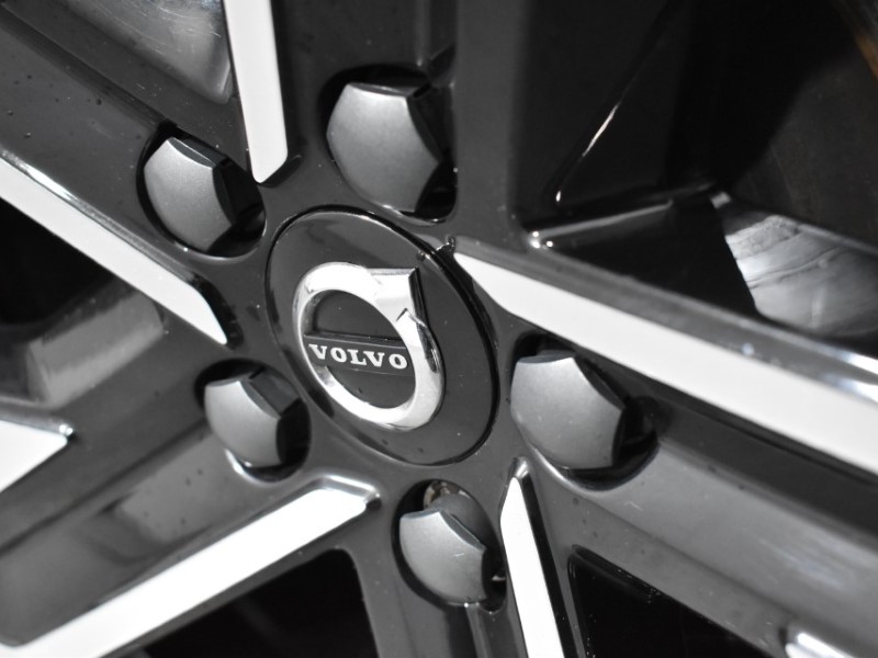 2025 (25) VOLVO XC40 2.0 B4P Ultra Dark 5dr Auto 4827718