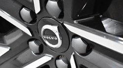 2025 (25) VOLVO XC40 2.0 B4P Ultra Dark 5dr Auto 4827718