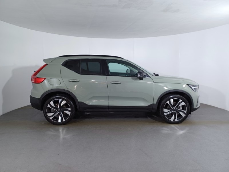 2025 (25) VOLVO XC40 2.0 B4P Ultra Dark 5dr Auto 4827661