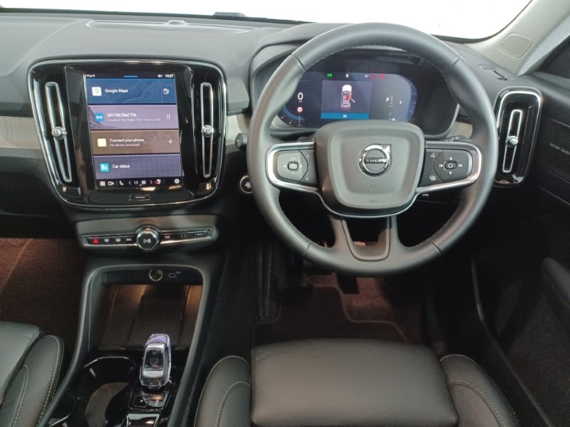 2025 (25) VOLVO XC40 2.0 B4P Ultra Dark 5dr Auto 4827673