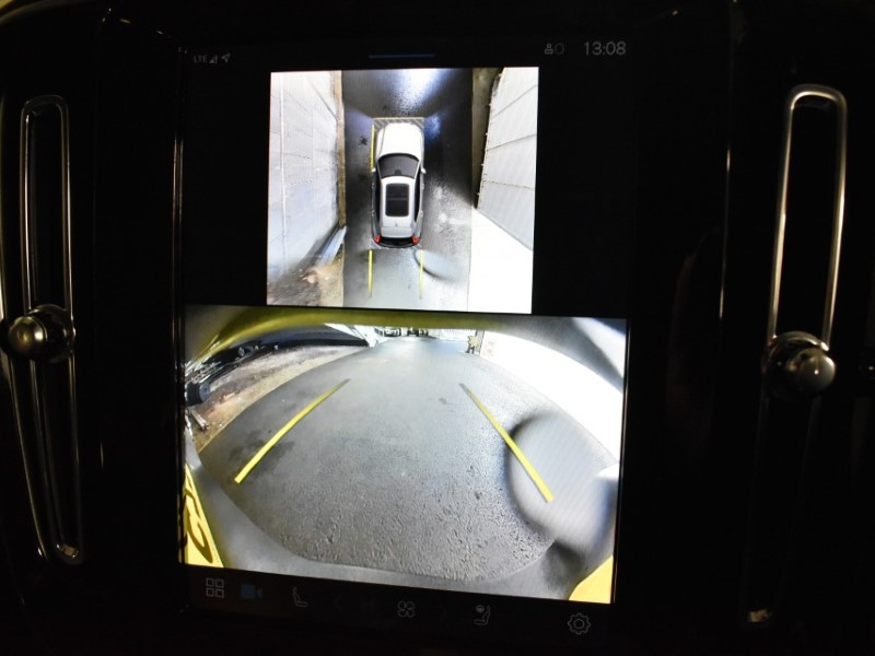 2025 (25) VOLVO XC40 2.0 B4P Ultra Dark 5dr Auto 4827687