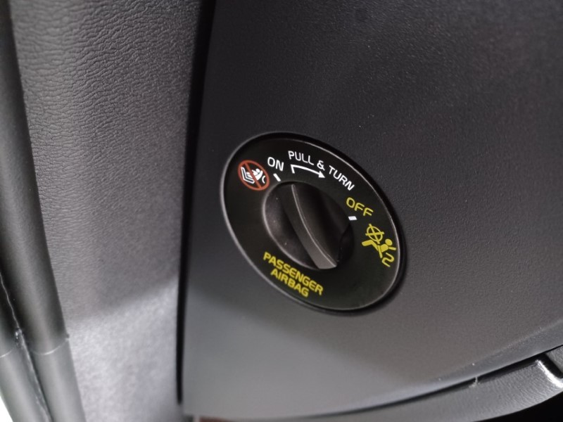 2025 (25) VOLVO XC40 2.0 B4P Ultra Dark 5dr Auto 4827679