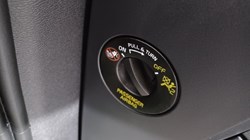 2025 (25) VOLVO XC40 2.0 B4P Ultra Dark 5dr Auto 4827679