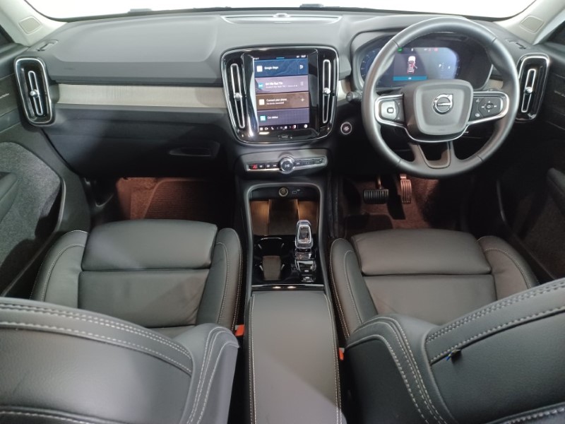 2025 (25) VOLVO XC40 2.0 B4P Ultra Dark 5dr Auto 4827674