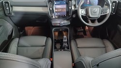 2025 (25) VOLVO XC40 2.0 B4P Ultra Dark 5dr Auto 4827674