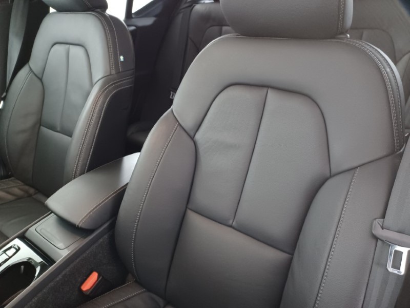 2025 (25) VOLVO XC40 2.0 B4P Ultra Dark 5dr Auto 4827677