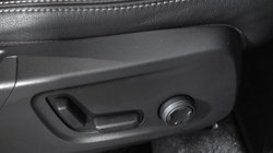 2025 (25) VOLVO XC40 2.0 B4P Ultra Dark 5dr Auto 4827702