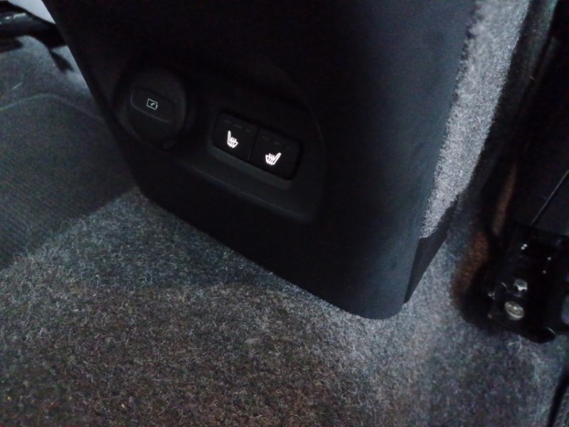 2025 (25) VOLVO XC40 2.0 B4P Ultra Dark 5dr Auto 4827671