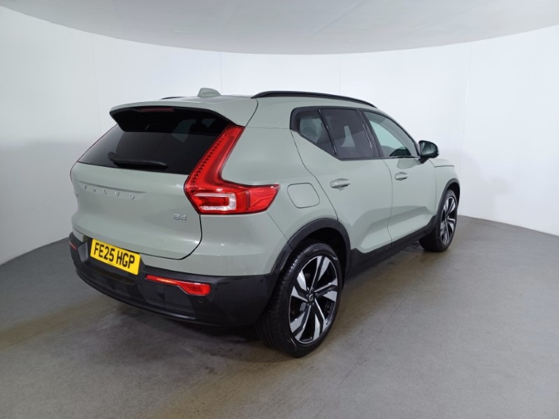 2025 (25) VOLVO XC40 2.0 B4P Ultra Dark 5dr Auto 4827660