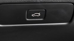 2025 (25) VOLVO XC40 2.0 B4P Ultra Dark 5dr Auto 4827698