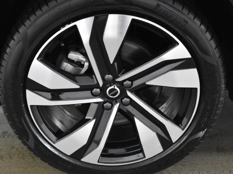 2025 (25) VOLVO XC40 2.0 B4P Ultra Dark 5dr Auto 4827720