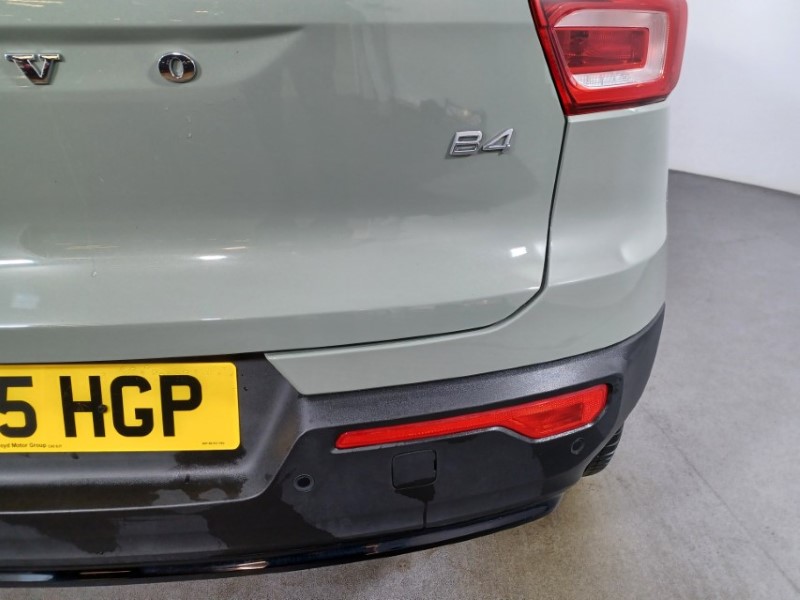 2025 (25) VOLVO XC40 2.0 B4P Ultra Dark 5dr Auto 4827710