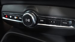 2025 (25) VOLVO XC40 2.0 B4P Ultra Dark 5dr Auto 4827697