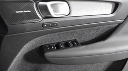 2025 (25) VOLVO XC40 2.0 B4P Ultra Dark 5dr Auto 4827699