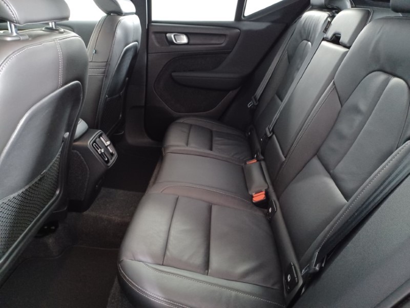 2025 (25) VOLVO XC40 2.0 B3P Ultra Dark 5dr Auto 4826521