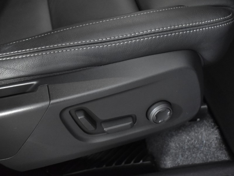 2025 (25) VOLVO XC40 2.0 B3P Ultra Dark 5dr Auto 4826543