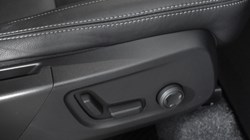 2025 (25) VOLVO XC40 2.0 B3P Ultra Dark 5dr Auto 4826543