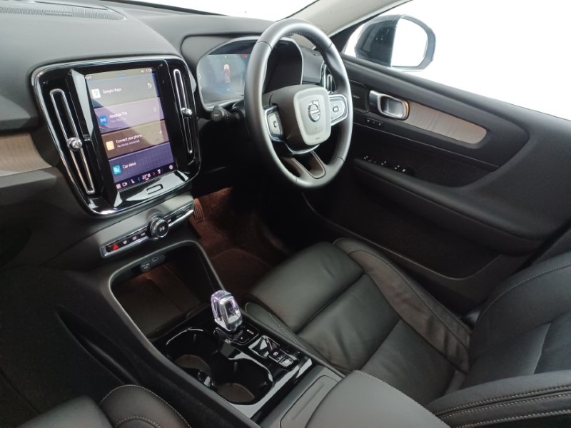 2025 (25) VOLVO XC40 2.0 B3P Ultra Dark 5dr Auto 4826517