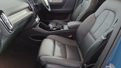2025 (25) VOLVO XC40 2.0 B3P Ultra Dark 5dr Auto 4826516