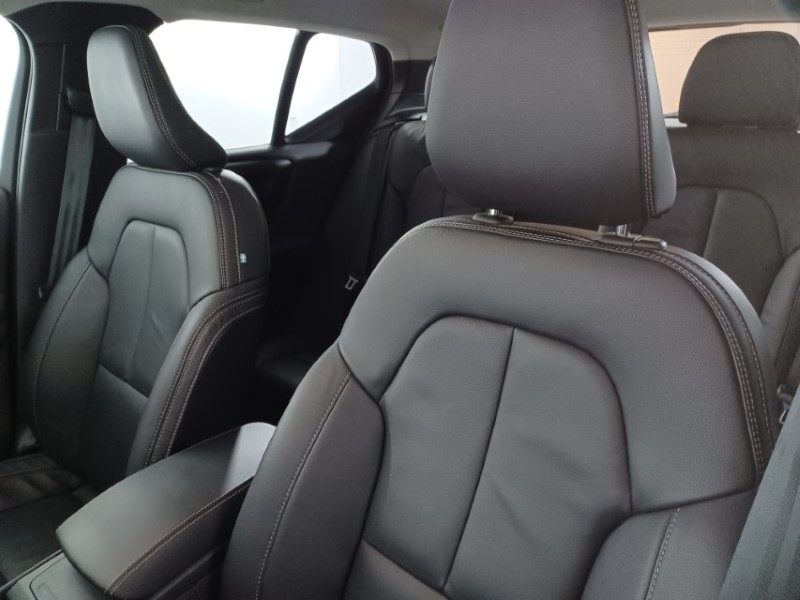 2025 (25) VOLVO XC40 2.0 B3P Ultra Dark 5dr Auto 4826518