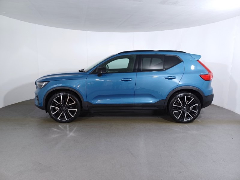 2025 (25) VOLVO XC40 2.0 B3P Ultra Dark 5dr Auto 4826506