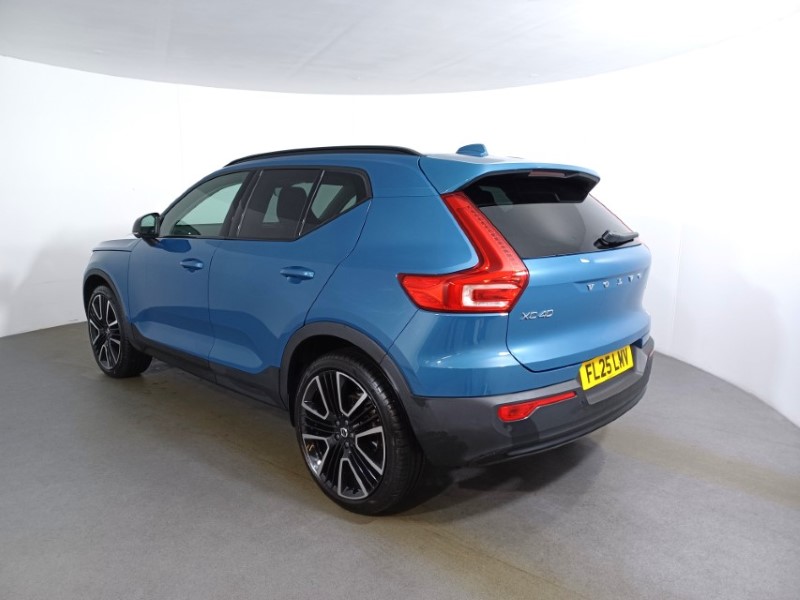 2025 (25) VOLVO XC40 2.0 B3P Ultra Dark 5dr Auto 4826507