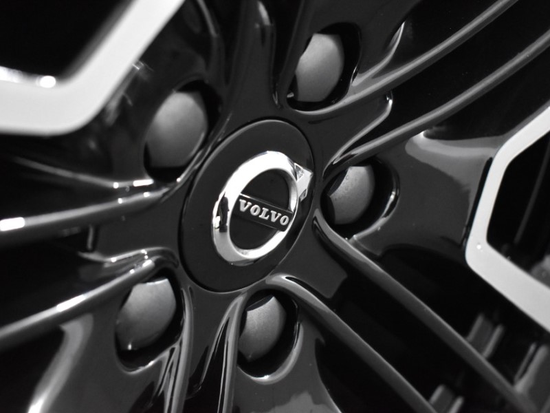 2025 (25) VOLVO XC40 2.0 B3P Ultra Dark 5dr Auto 4826556