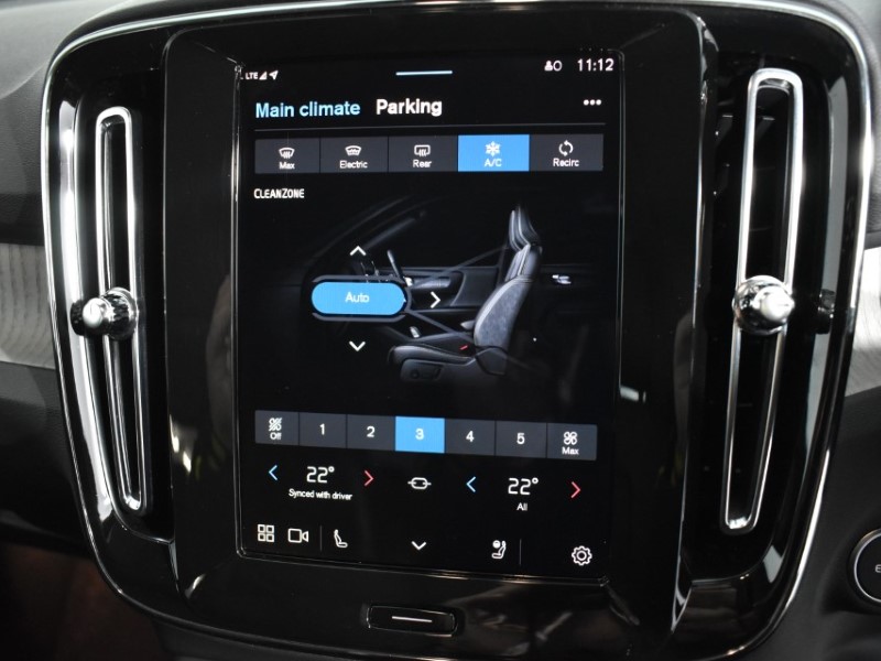 2025 (25) VOLVO XC40 2.0 B3P Ultra Dark 5dr Auto 4826532