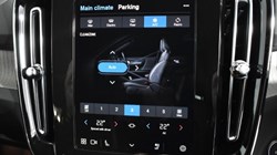 2025 (25) VOLVO XC40 2.0 B3P Ultra Dark 5dr Auto 4826532