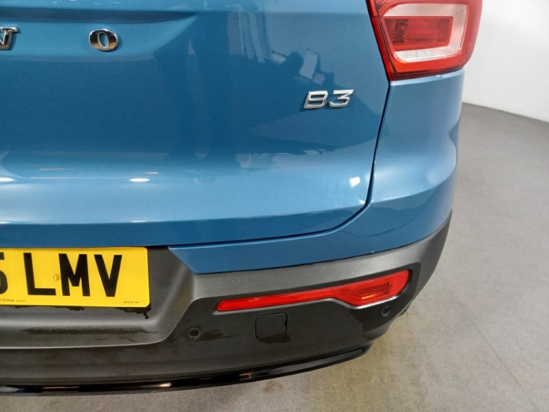 2025 (25) VOLVO XC40 2.0 B3P Ultra Dark 5dr Auto 4826549