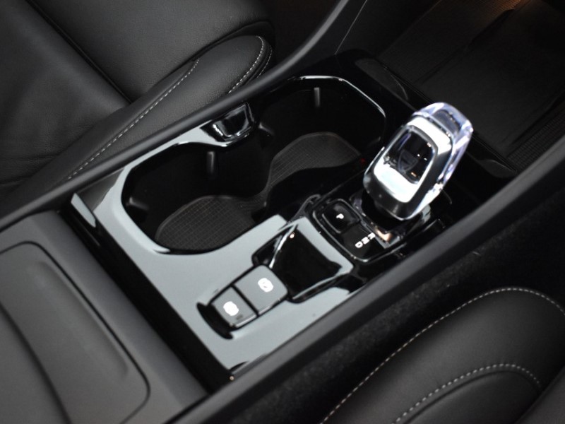 2025 (25) VOLVO XC40 2.0 B3P Ultra Dark 5dr Auto 4826539