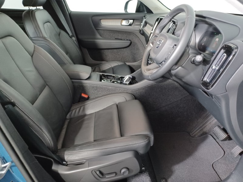 2025 (25) VOLVO XC40 2.0 B3P Ultra Dark 5dr Auto 4826511