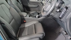 2025 (25) VOLVO XC40 2.0 B3P Ultra Dark 5dr Auto 4826511