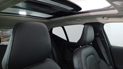 2025 (25) VOLVO XC40 2.0 B3P Ultra Dark 5dr Auto 4826513