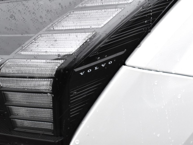 2025 (75) VOLVO EX30 200kW SM Extended Range Ultra 69kWh 5dr Auto 4854436