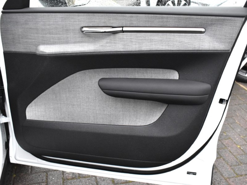 2025 (75) VOLVO EX30 200kW SM Extended Range Ultra 69kWh 5dr Auto 4854441